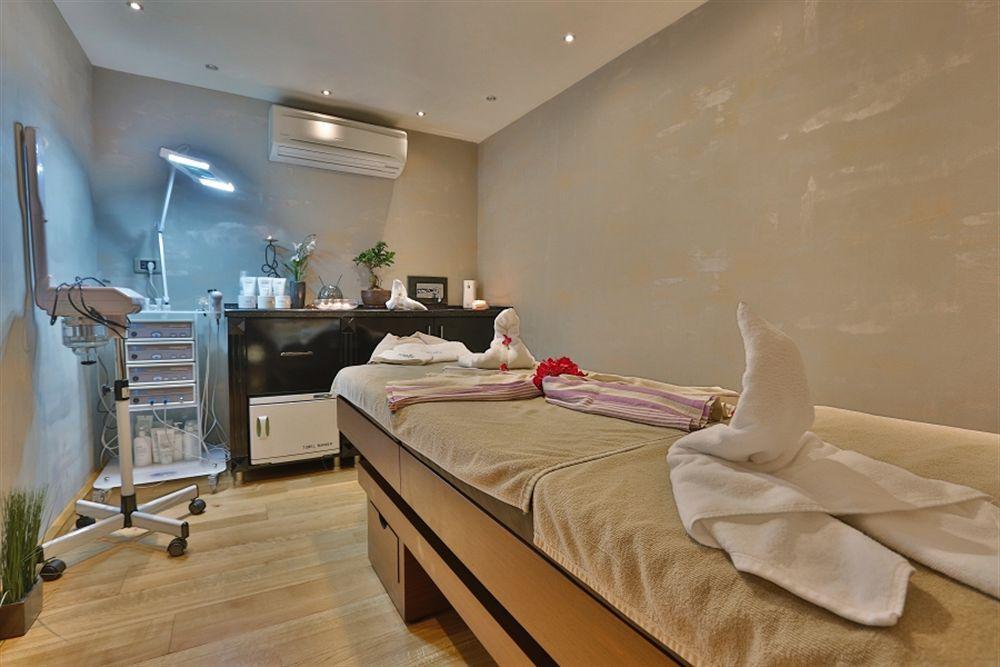 Queen Hotel & Spa Istanbul Bagian luar foto