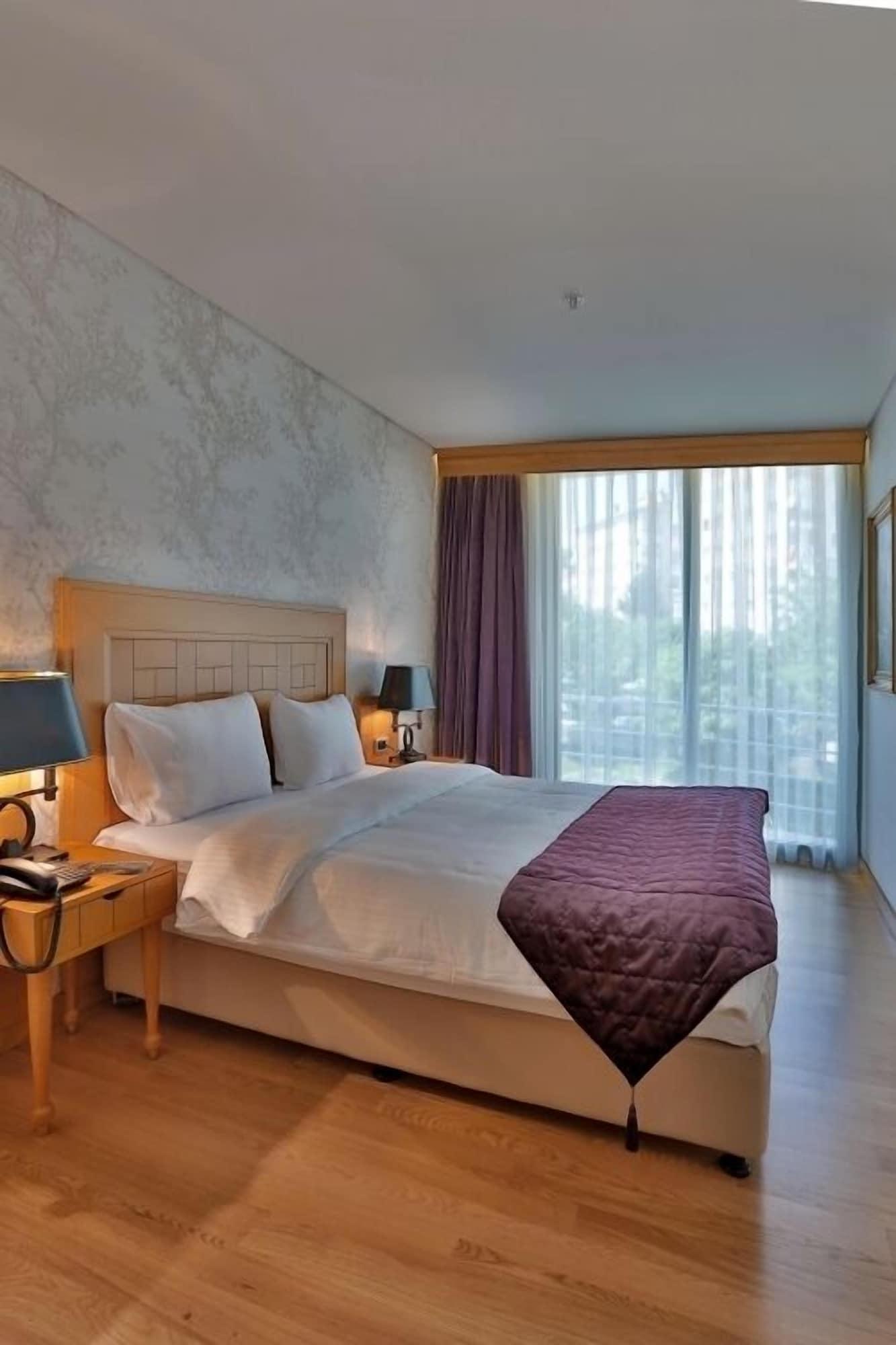 Queen Hotel & Spa Istanbul Bagian luar foto