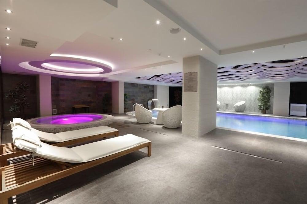 Queen Hotel & Spa Istanbul Bagian luar foto
