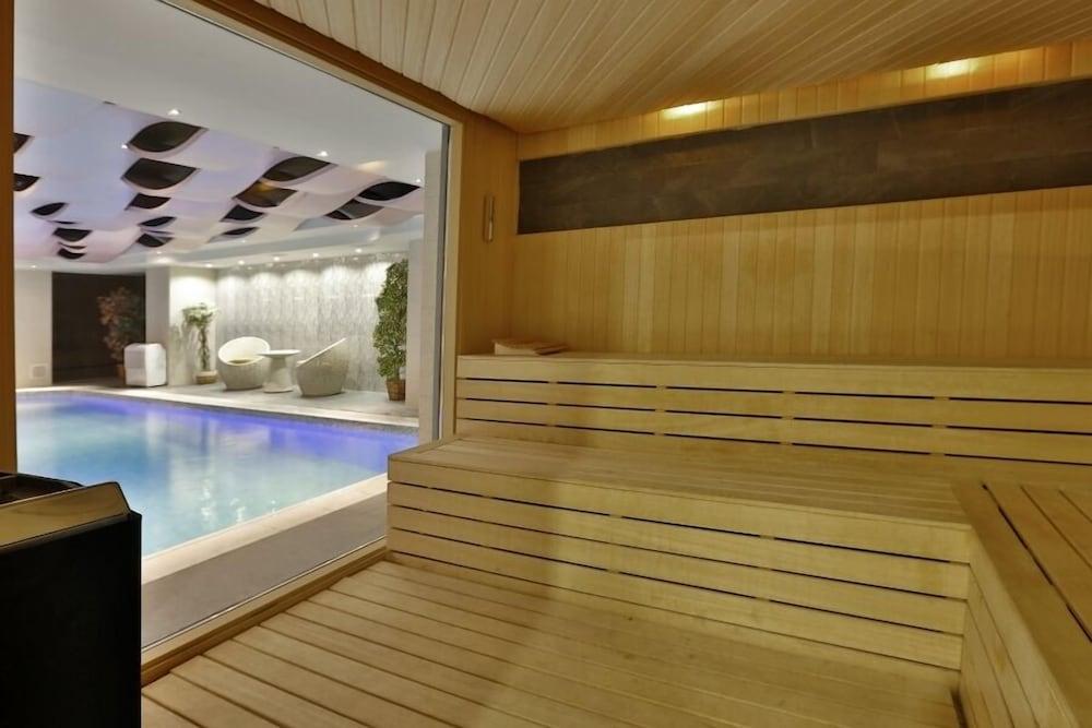 Queen Hotel & Spa Istanbul Bagian luar foto