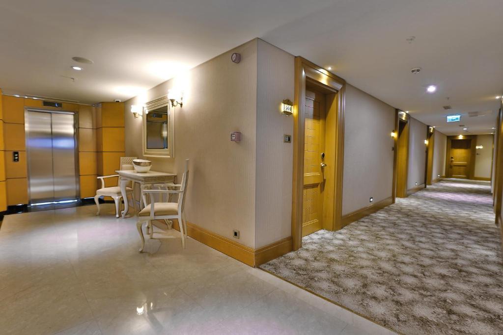Queen Hotel & Spa Istanbul Bagian luar foto