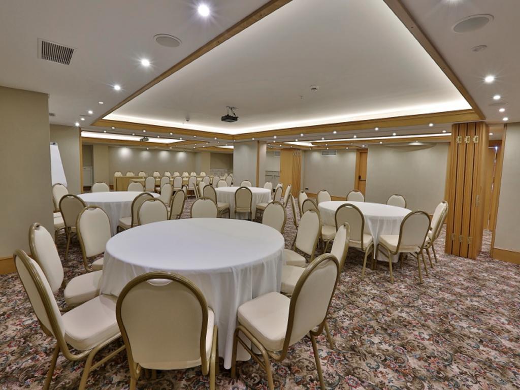 Queen Hotel & Spa Istanbul Bagian luar foto