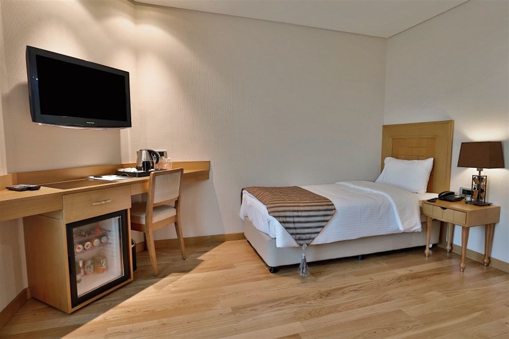 Queen Hotel & Spa Istanbul Bagian luar foto
