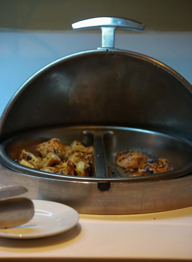 Queen Hotel & Spa Istanbul Bagian luar foto