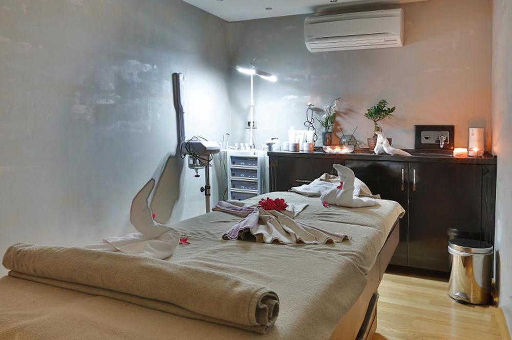 Queen Hotel & Spa Istanbul Bagian luar foto
